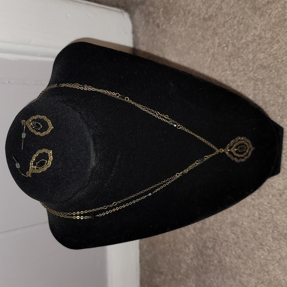 Avon Necklace and Earrings